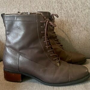 Women’s Explorer Boots size 13
